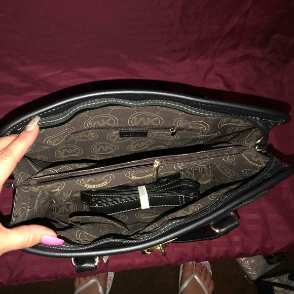 Wendy Keen Collection Handbag Set (2-Piece) - Picture 5 of 5